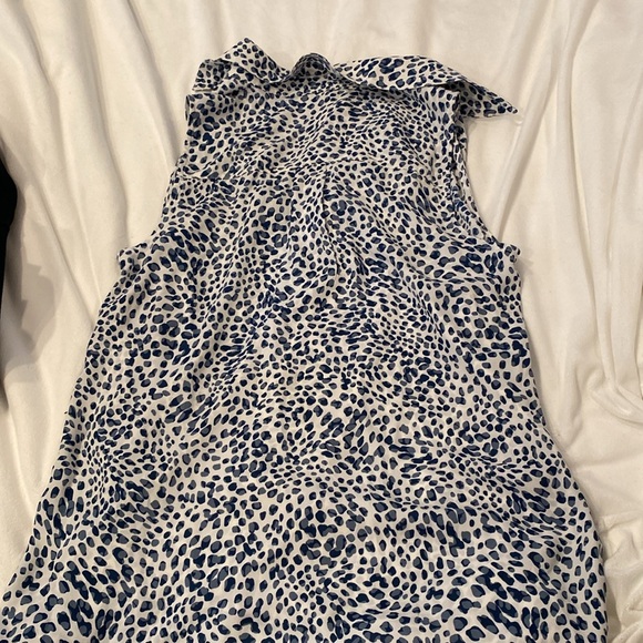 Cabi Blue Patterned Sleeveless Blouse - Picture 4 of 4